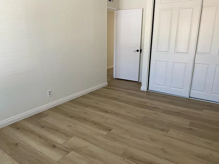 1538 Meadow Glen Rd — Photo 3