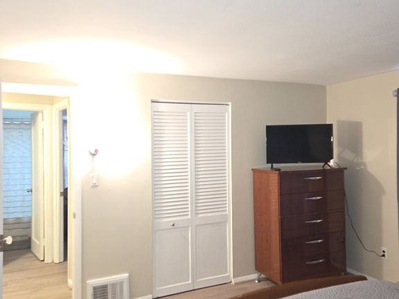 3rd image of 21711 S Lake Shore Blvd