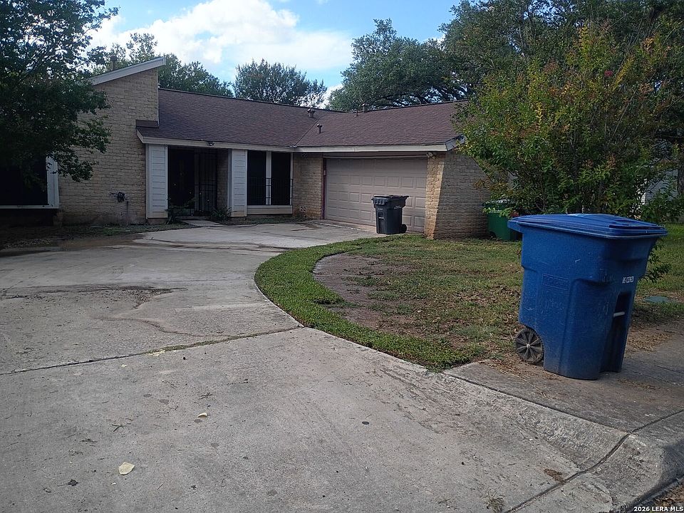 1st image of 8319 SHALLOW CREEK DR