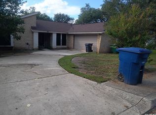 8319 Shallow Creek Dr, San Antonio, TX 78251