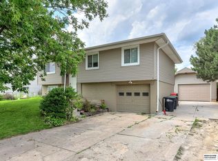 21204 Old Coach Rd, Elkhorn, NE 68022