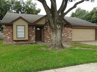 13515 Oak Ledge Dr, Houston, TX 77065
