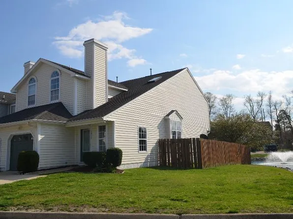 5016 Kemps Lake Dr, Virginia Beach, VA 23462