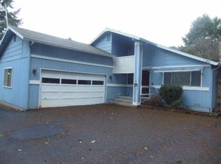 195 Village Ln, Grants Pass, OR 97527