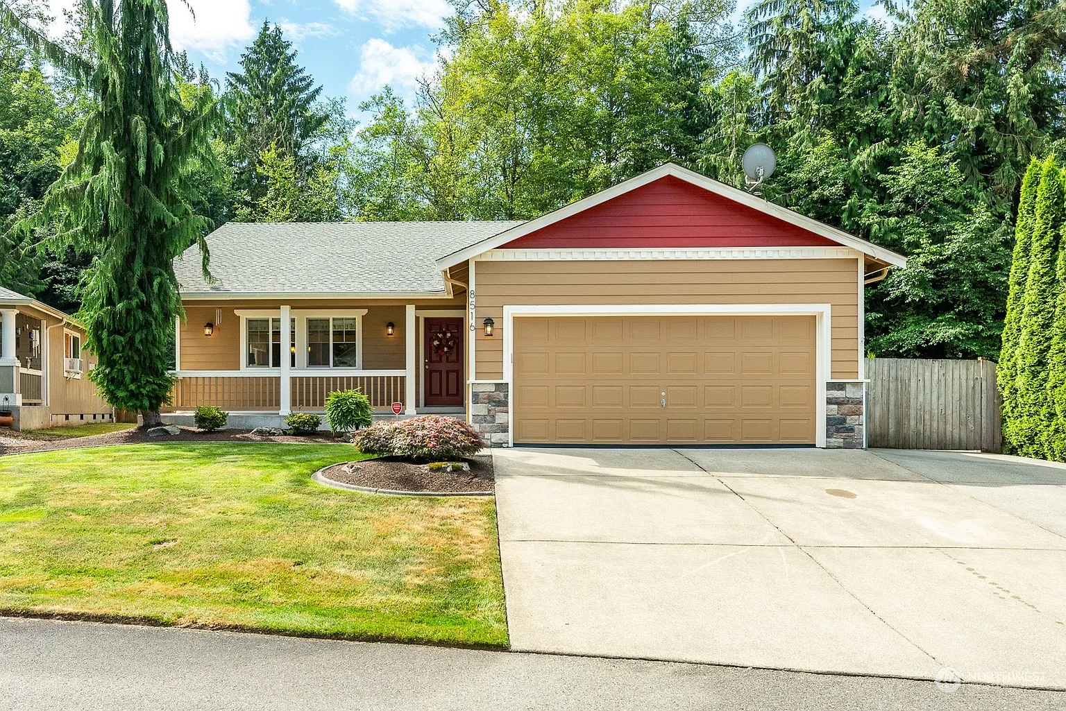 8516 178th Place NE photo 1