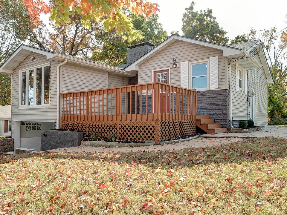 1st image of 130 Lakeshore Dr