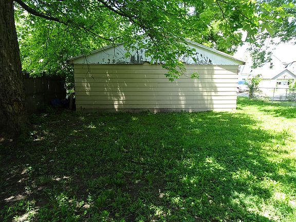 3rd image of 382 W Columbia St