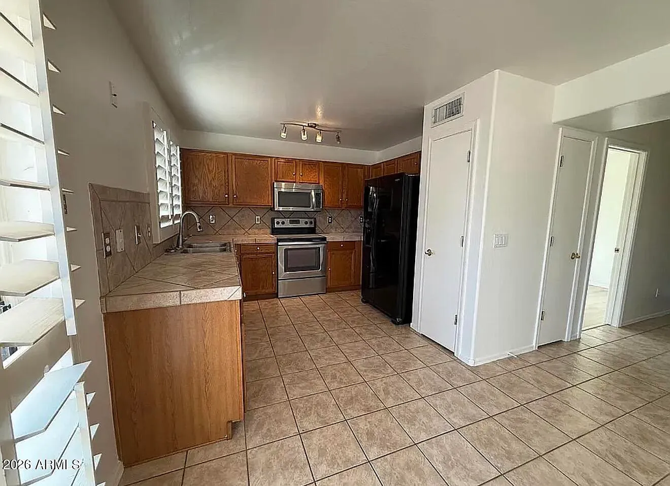 3 bed, 2.5 bath, 1520 sqft, $1,650 — Photo 4