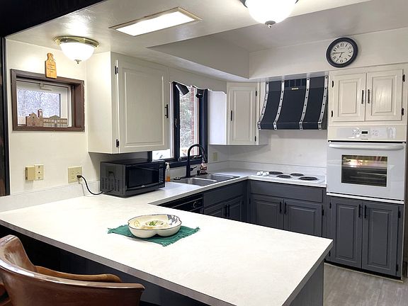 4th image of 352 Pinoak Dr