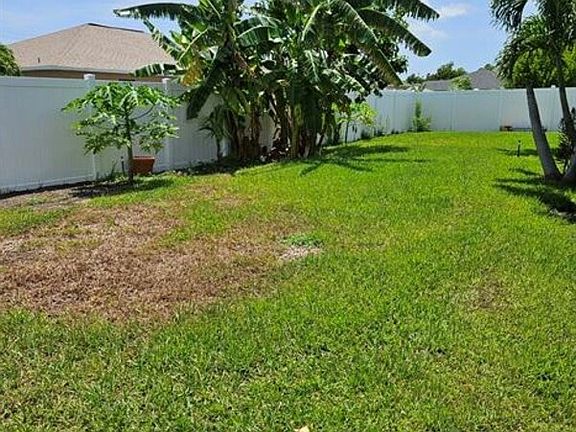 3rd image of 1630 SW 33rd Ter
