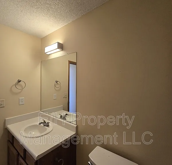 4460 S Elizabeth Ave — Photo 11
