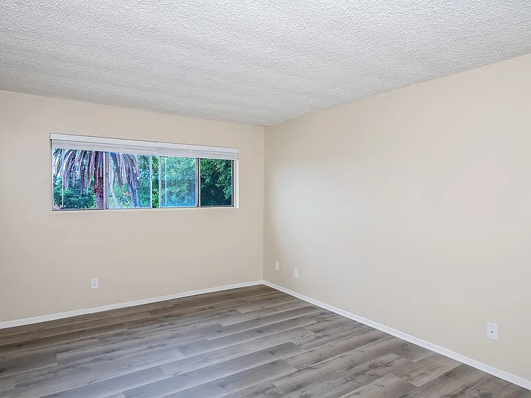 1120 W Alhambra Rd — Photo 21