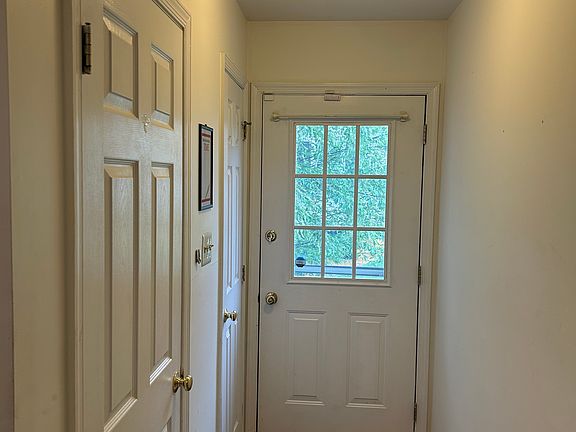 2nd image of 1166 Oxford Cir