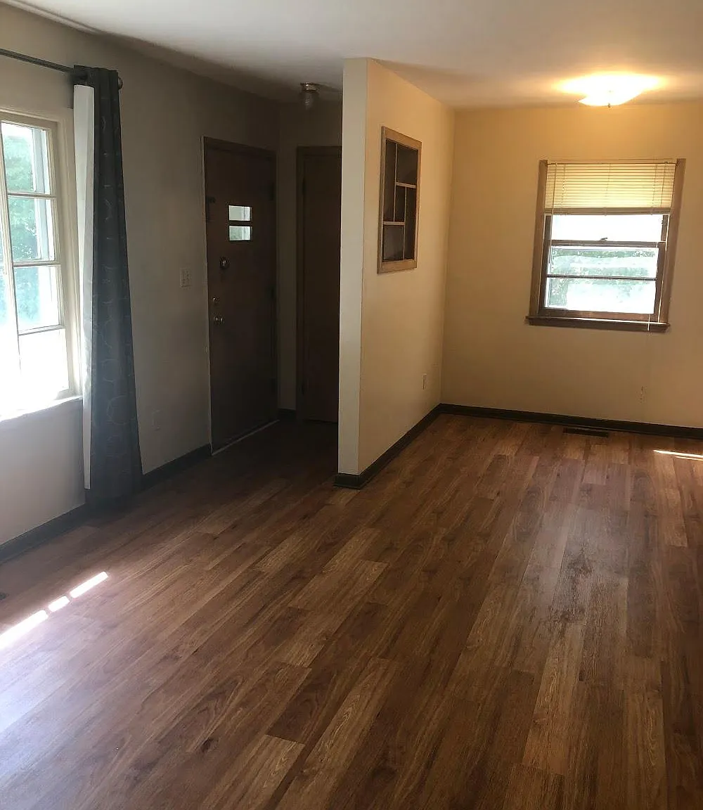 4 bed, 1099 sqft, $3,180 — Photo 2