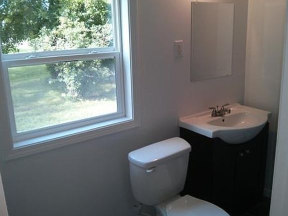 3rd image of 315 N Oregon Ave