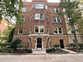 623 Washington Blvd, Oak Park, IL