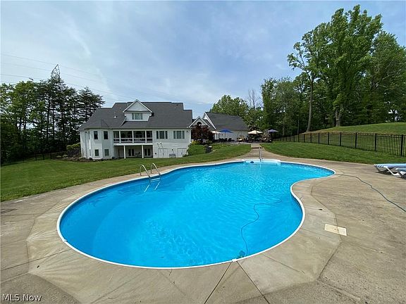 3rd image of 54 Huber Dr