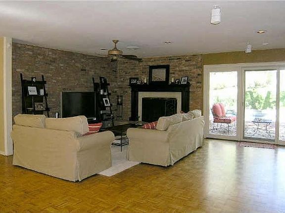 2nd image of 4057 Shady Valley Dr