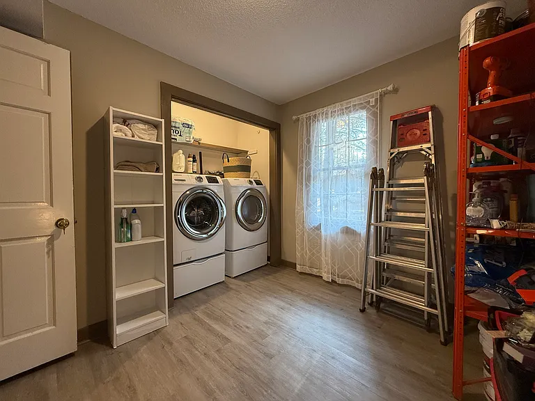 505 Westbrook Dr — Photo 14