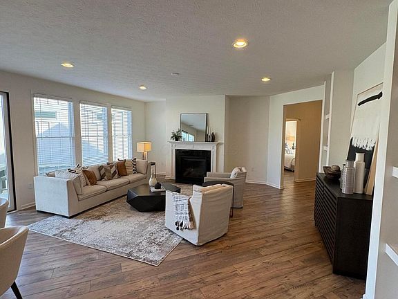 3rd image of 8187 Grassland Dr