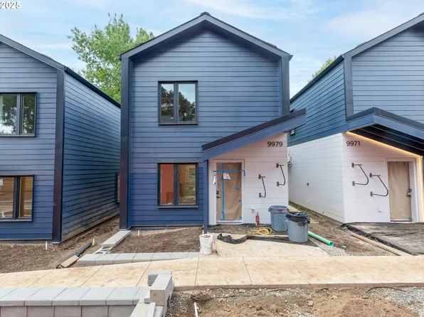 9979 SE Cottage Ln #8, Portland, OR 97222