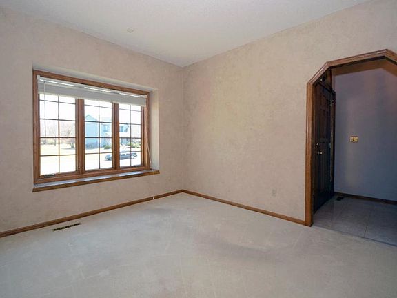 5th image of 2648 Horseshoe Ln