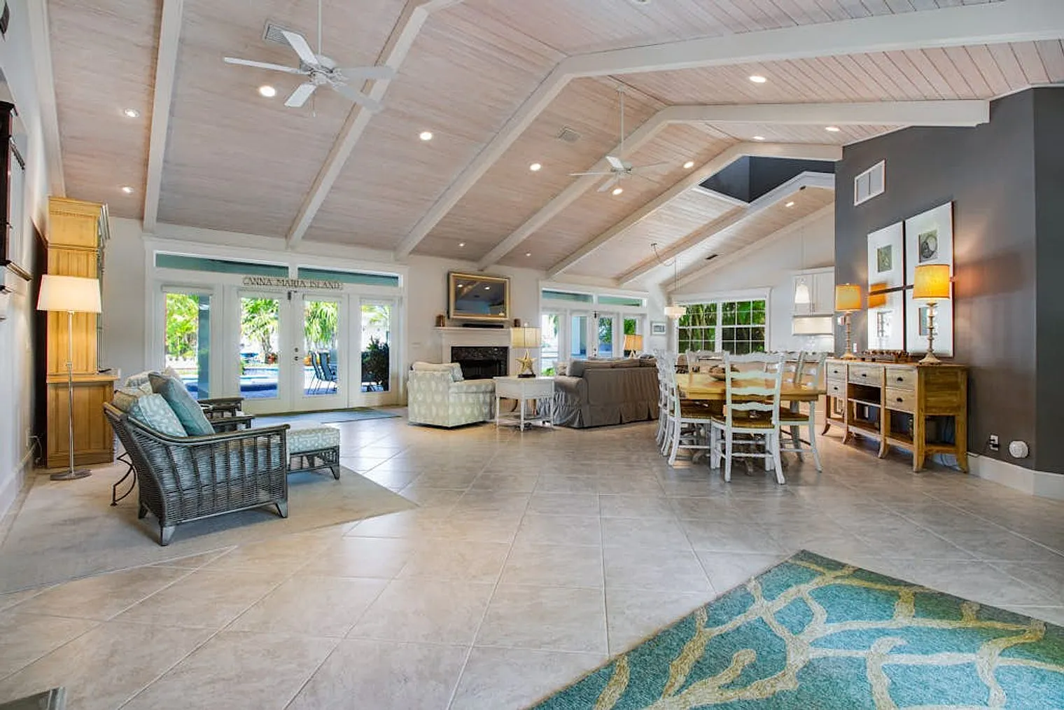 4 bed, 4.0 bath, 3692 sqft, $12,471 — Photo 1