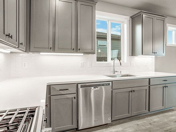 3rd image of 7978 Cardinal Peak St