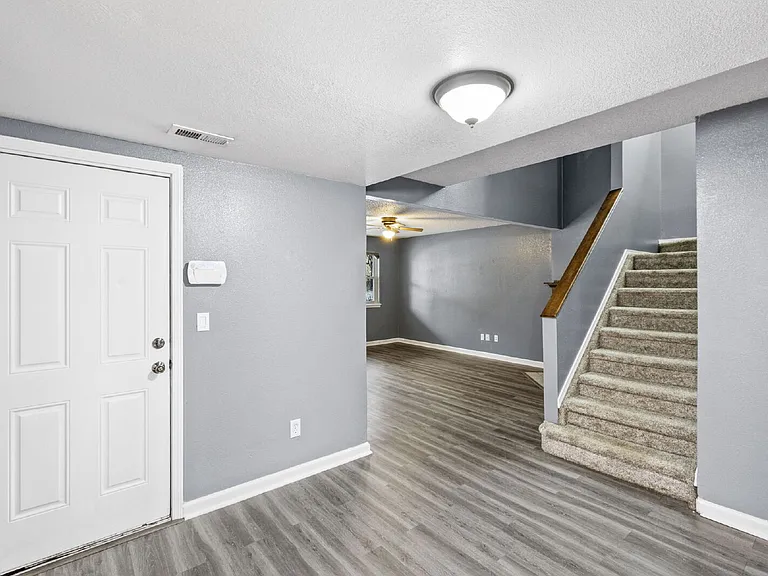 820 Spinner Ct — Photo 8