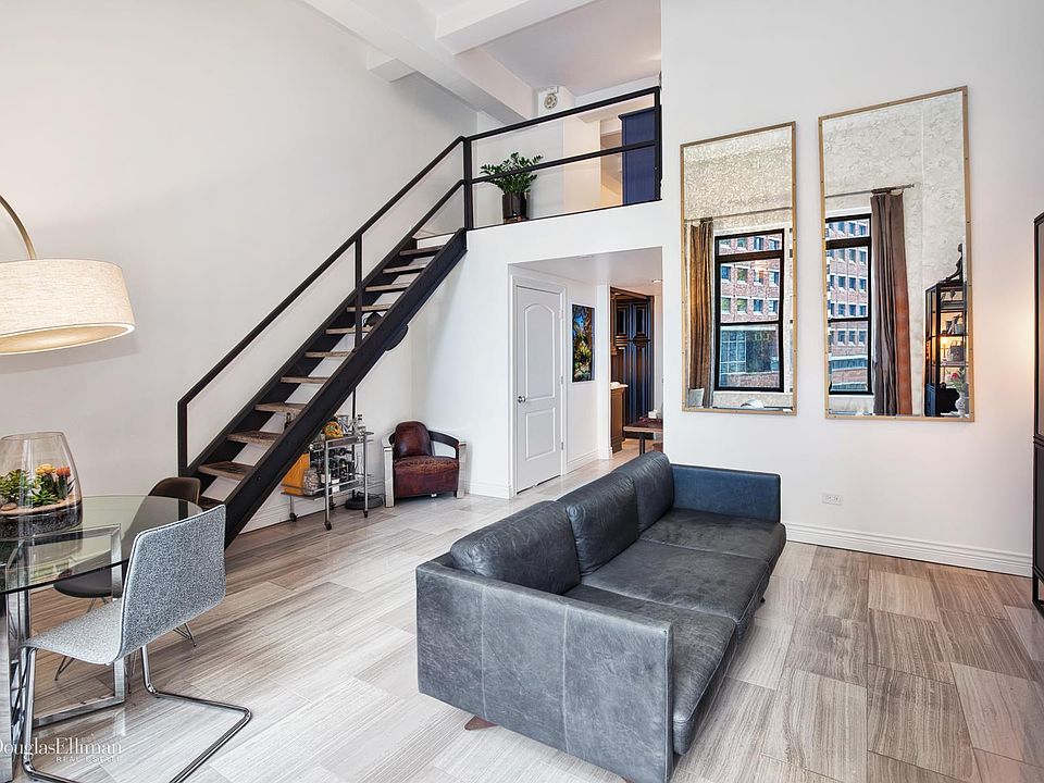 1st image of 3 Hanover Sq APT 3L
