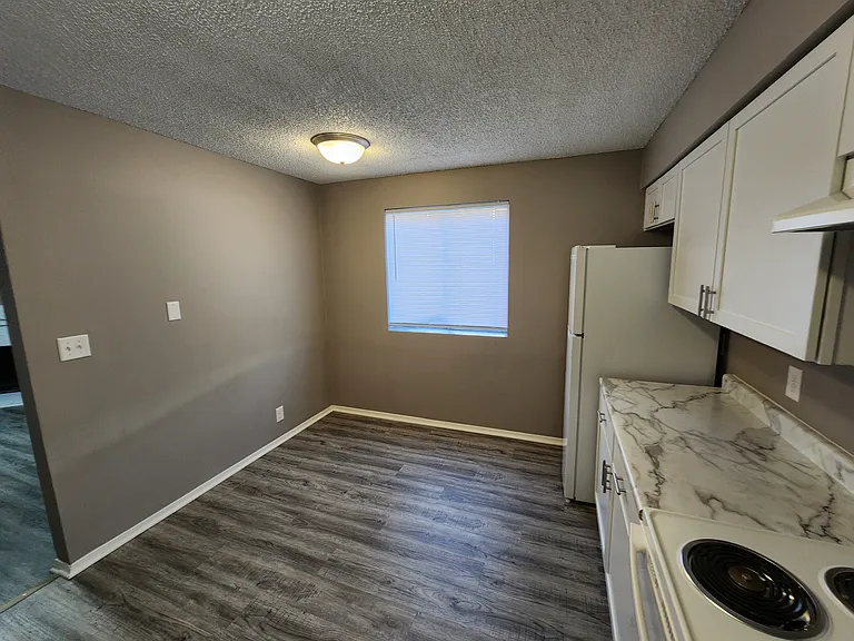 Kitchen sitting area