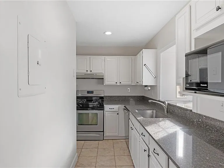 1771 Defoor Ave NW #D — Photo 10
