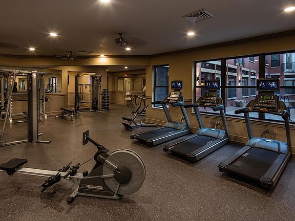 5th image of 4567 W Pine Blvd APT 413