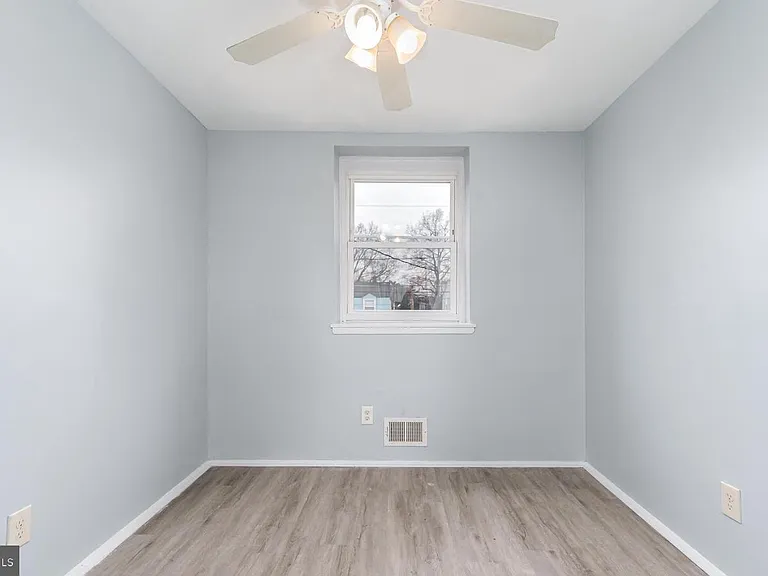 2020 Dineen Dr — Photo 10