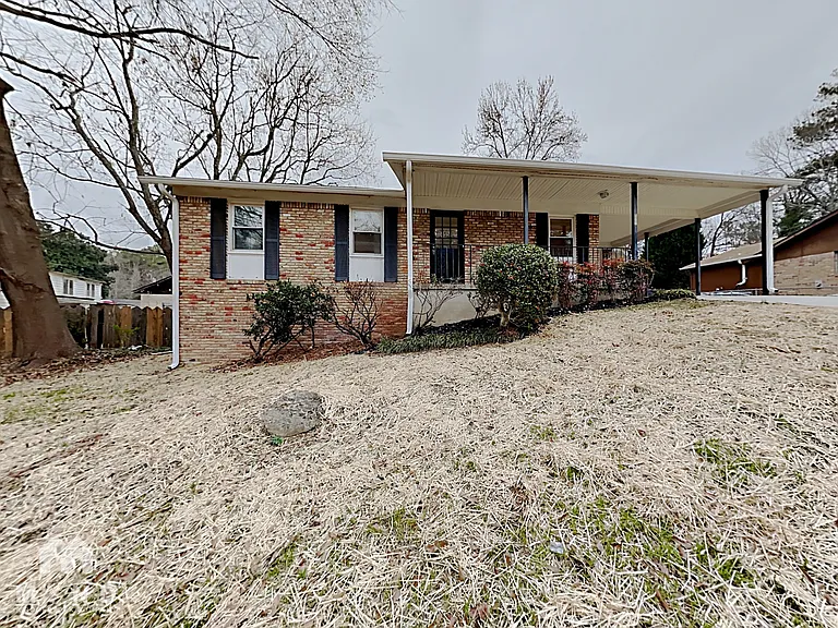 400 Lady Guinevere Way — Photo 1