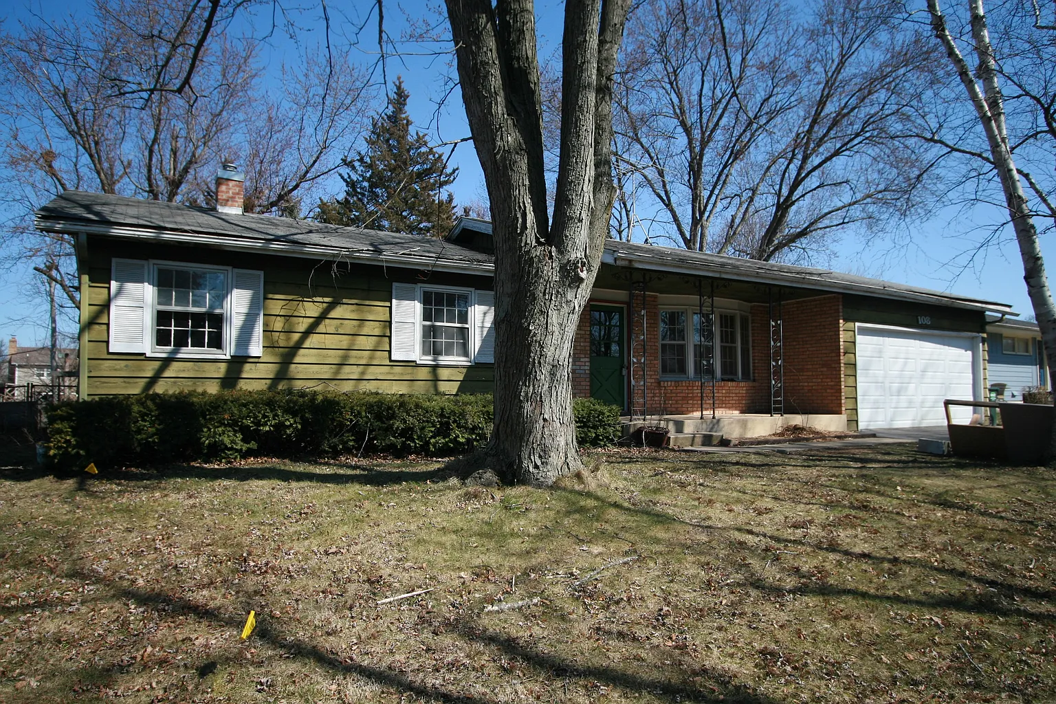 108 Oaklawn Ave photo 1
