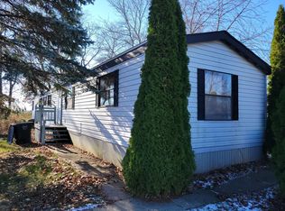 25401 109th Pl, Trevor, WI 53179