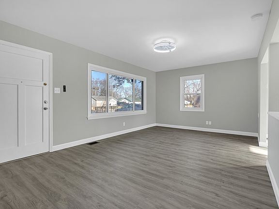 3rd image of 104 Louis Rd