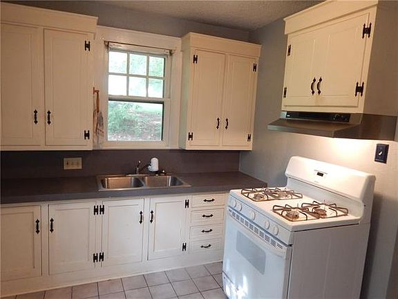 5th image of 1418 2nd Street Dr SW