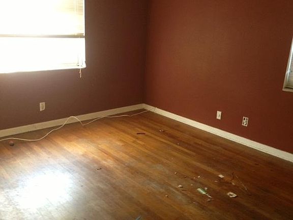3rd image of 315 N L Street #Front & Back