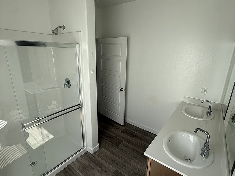 2815 N Janice Ave — Photo 8