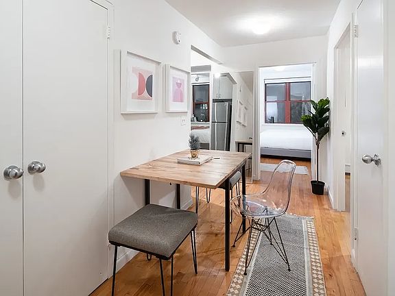 2nd image of 190 E 7th St APT 512