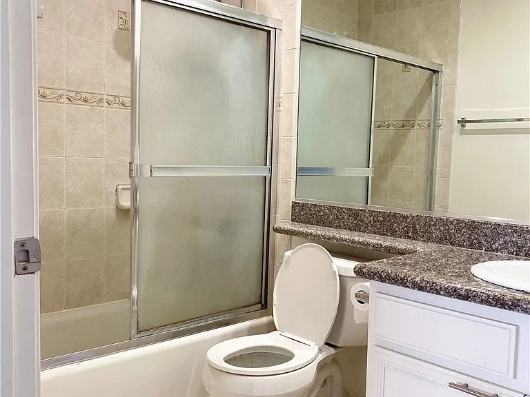 532 N Mariposa Ave #104 — Photo 17