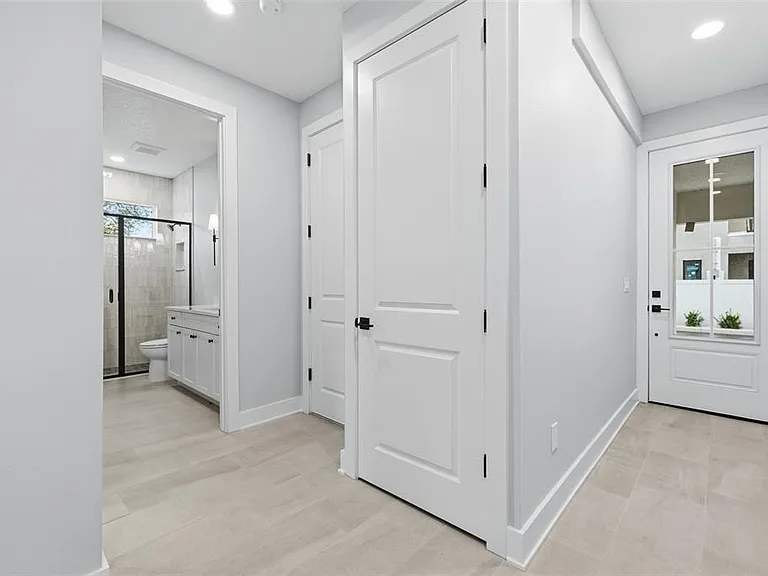 4208 W Carmen St #D — Photo 3