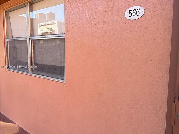 2nd image of 566 Saxony Dr #566-L