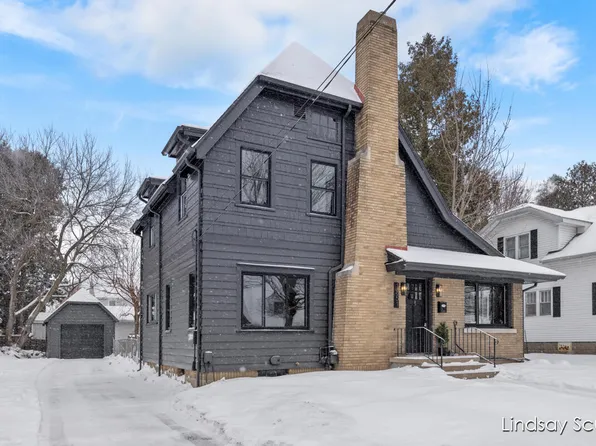 1851 Hillmount St NW, Grand Rapids, MI 49504