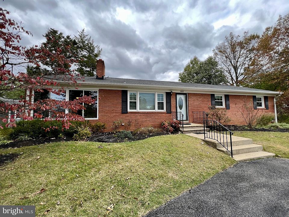 1st image of 800 Severn Dr