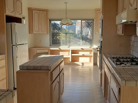 3rd image of 6850 Kenilworth Ave