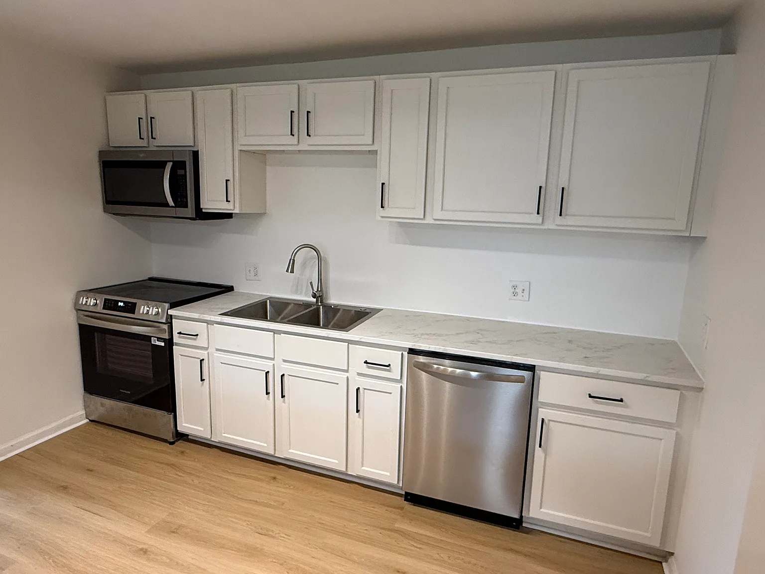 2 bed, 1000 sqft, $1,395 — Photo 3