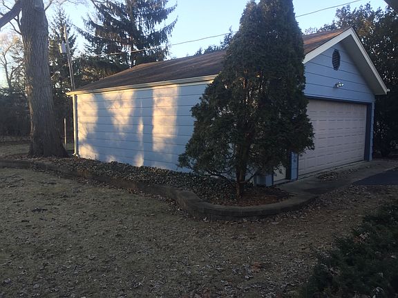 detached garage